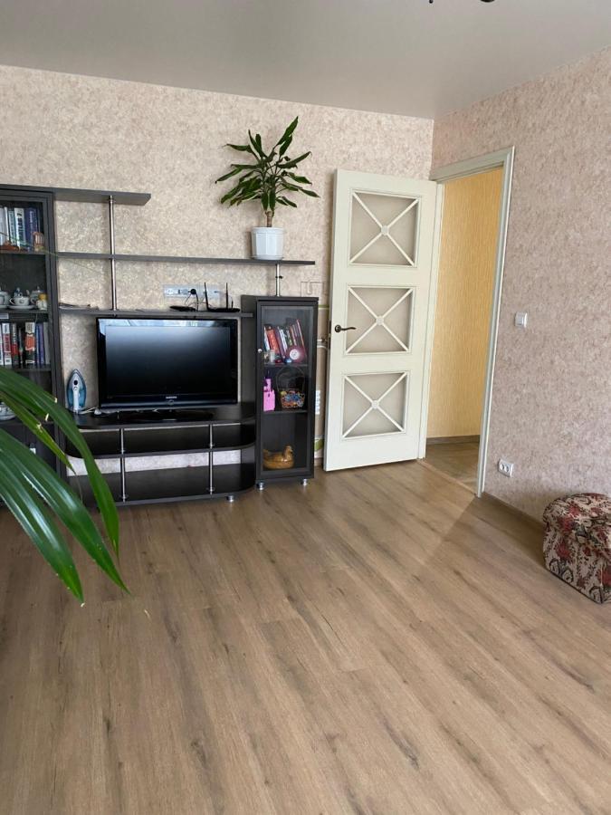 Flat Appartement Oezjhorod Buitenkant foto