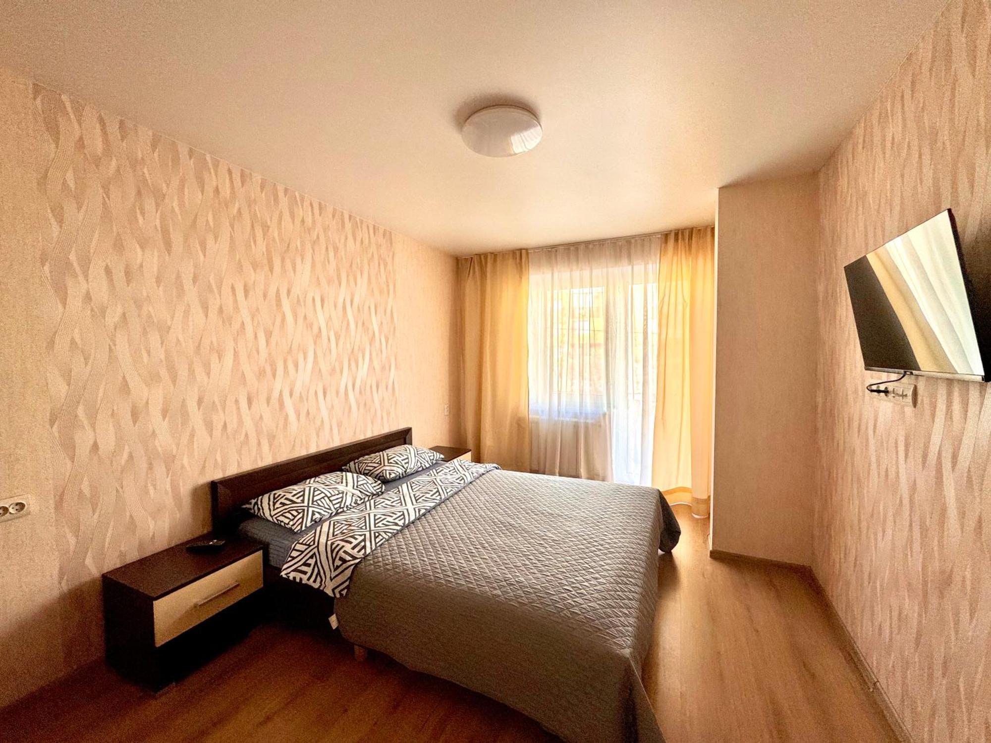 Flat Appartement Oezjhorod Buitenkant foto